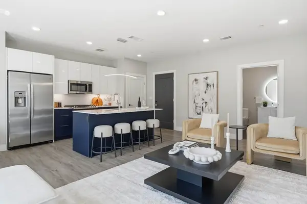 656 Saratoga #311, Boston, MA 02128