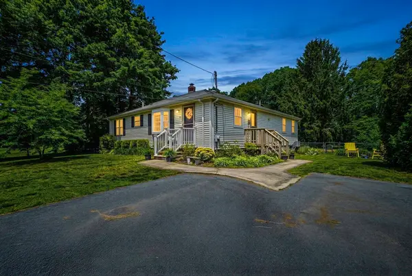 58 Wedgewood, Holliston, MA 01746