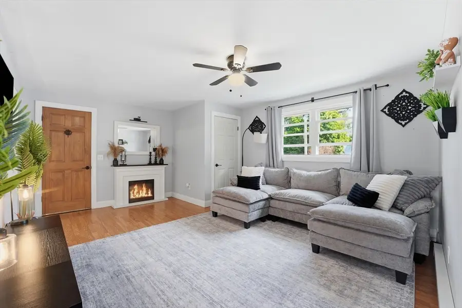 445 Oldfield Rd, Chicopee, MA 01013 - #3