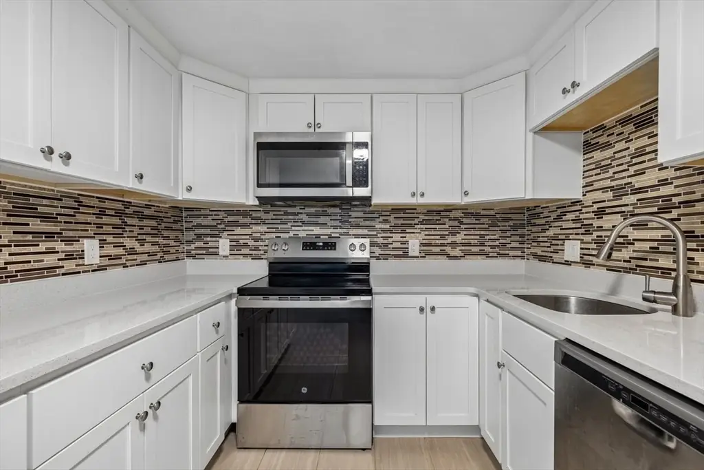 33 Lodgen Ct #2D, Malden, MA 02148 - #1