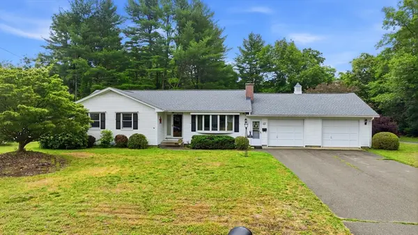 48 Hickory Dr, Northampton, MA 01062
