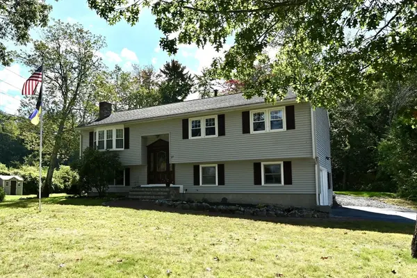 27 Ferncroft Rd, Tewksbury, MA 01876