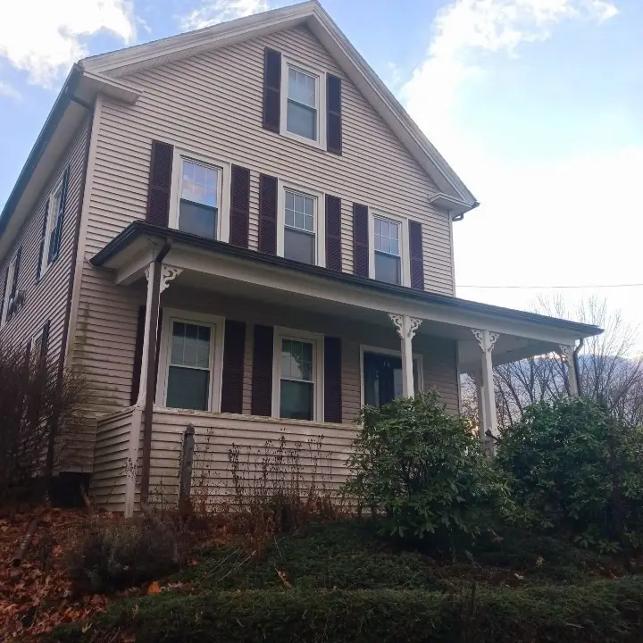 10 Aldrich St, Webster, MA 01570 - #3