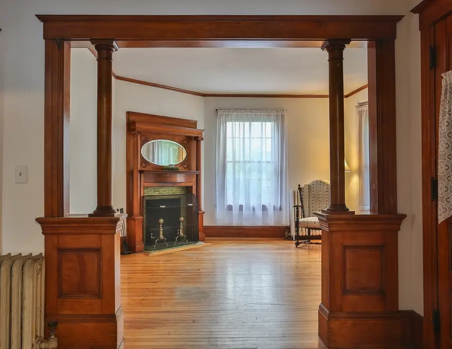 4 Trowbridge Rd, Worcester, MA 01609 - #2