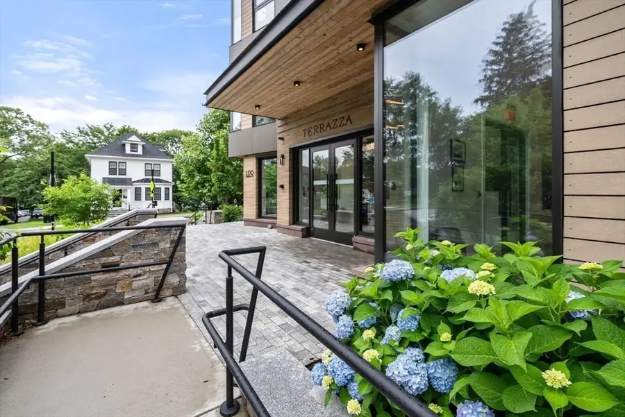 100 Linden St #205, Wellesley, MA 02482 - #2