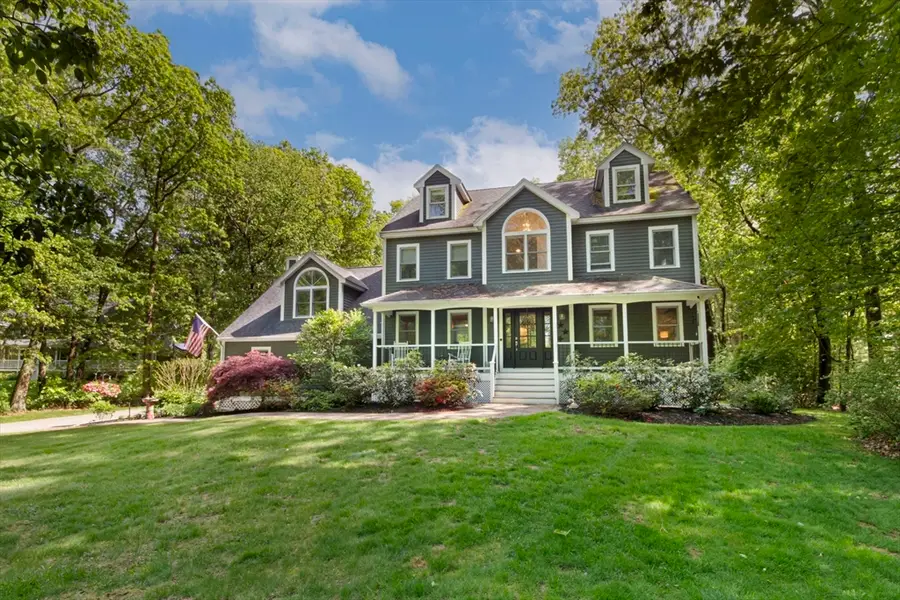 8 Upton St, Dunstable, MA 01827 - #2