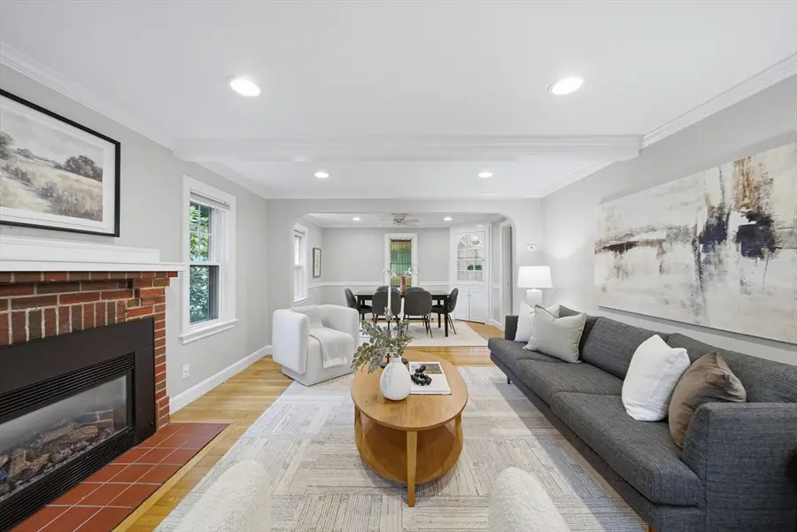 8 Brackett Ave, Stoneham, MA 02180 - #3