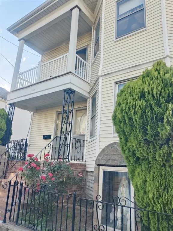 201-203 Whitman St, New Bedford, MA 02745 - #2