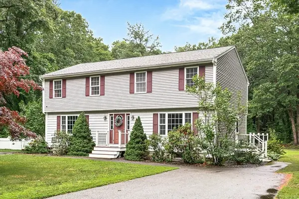 36 Willowdale Rd #B, Tyngsborough, MA 01879