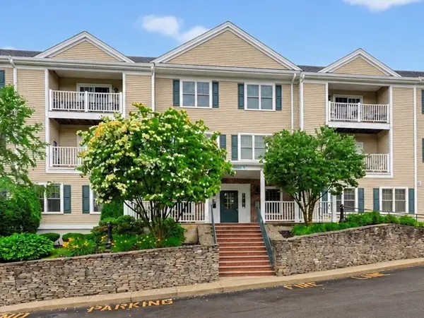 1 Lenox St #205, Norwood, MA 02062