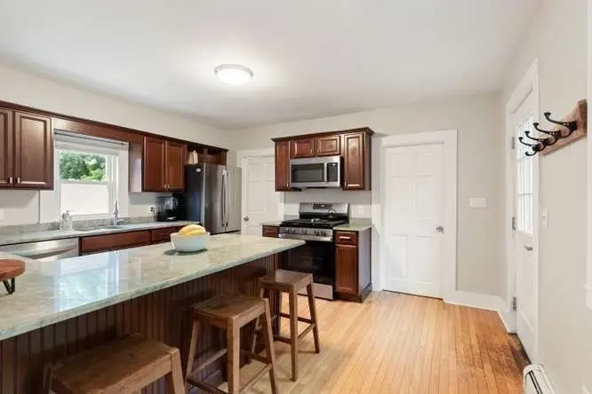 30 East Greenwood St., Amesbury, MA 01913 - #3