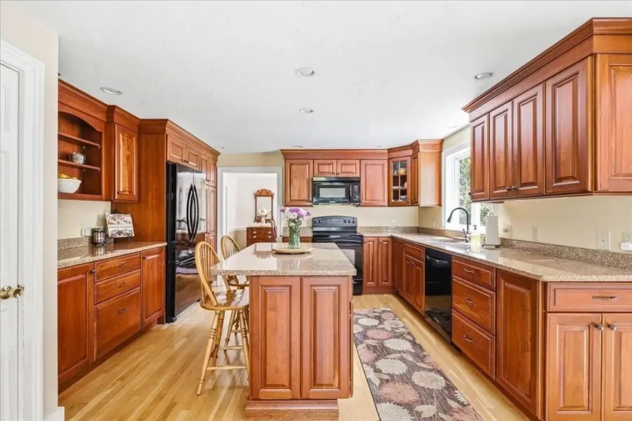 411 High St, Pembroke, MA 02359 - #2
