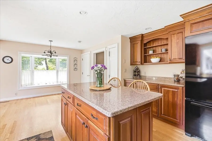 411 High St, Pembroke, MA 02359 - #3
