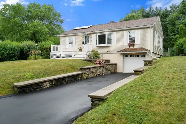 1 Korch Ave, Dudley, MA 01571