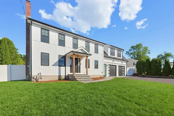 8 Vassar Dr, Milford, MA 01757