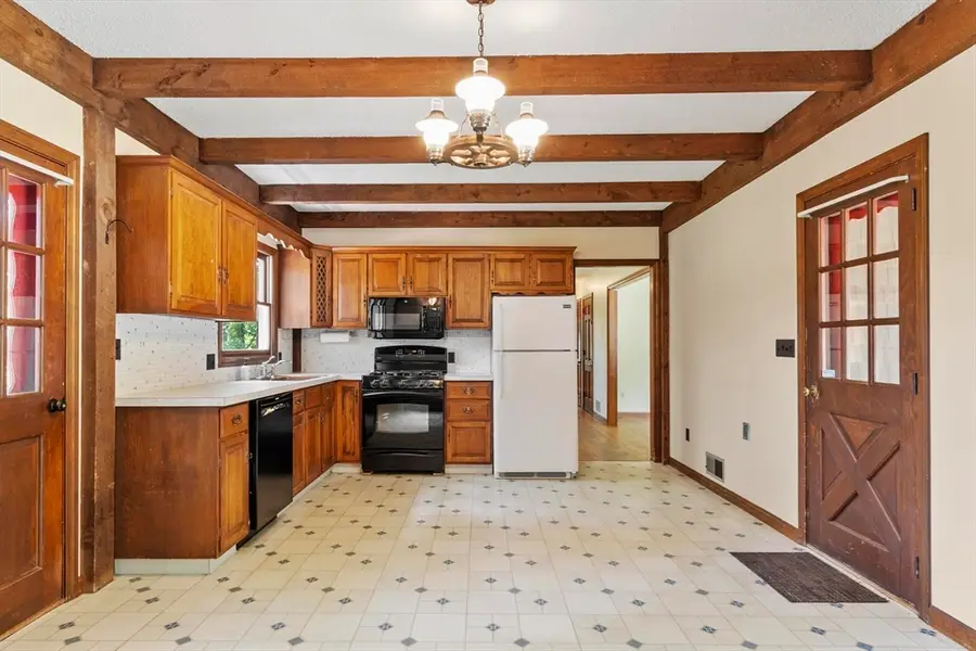 9 Laurel Ln, Princeton, MA 01541 - #3