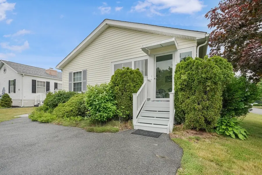 4 Nightingale Lane, Tiverton, RI 02878 - #2