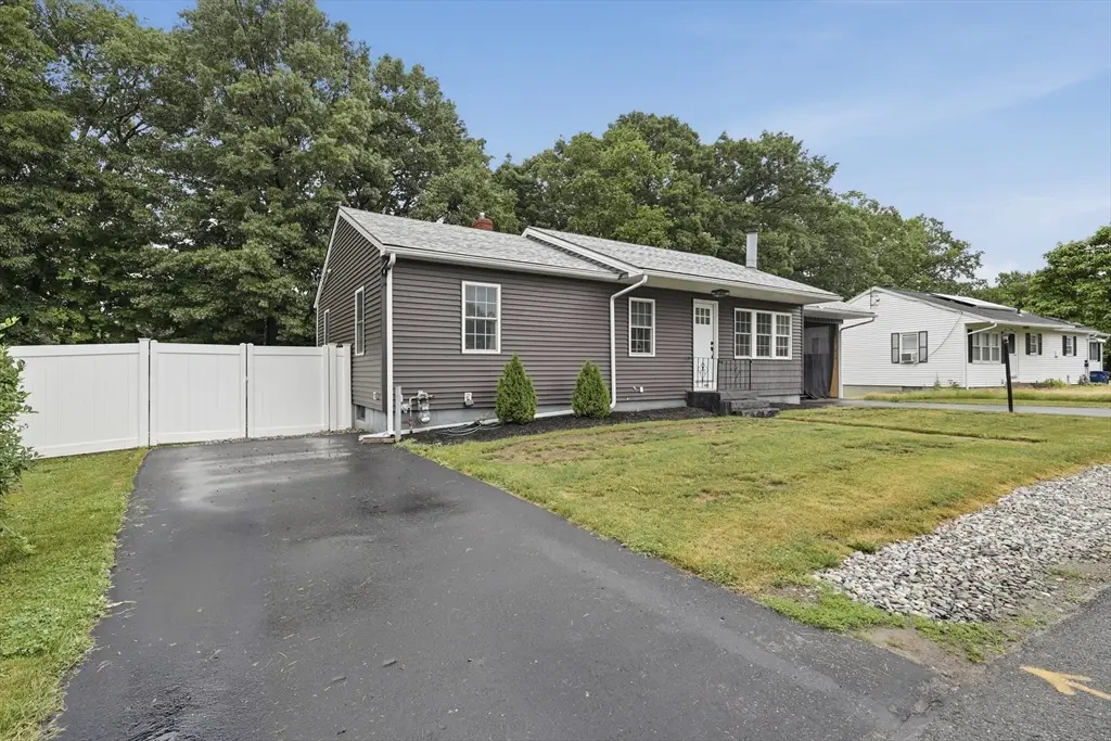 8 Causeway Terrace, Leominster, MA 01453 - #1