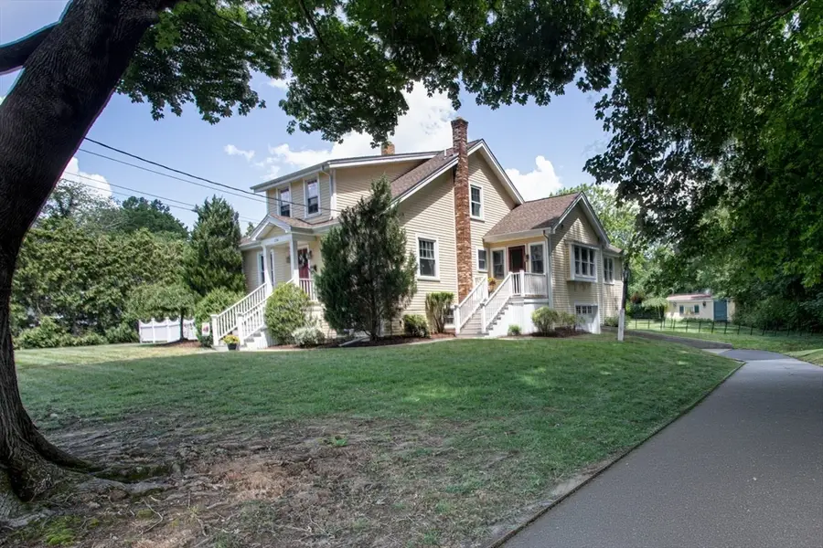 126 Grove Ave, Somerset, MA 02726 - #2