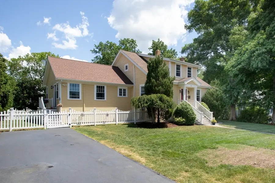 126 Grove Ave, Somerset, MA 02726 - #3
