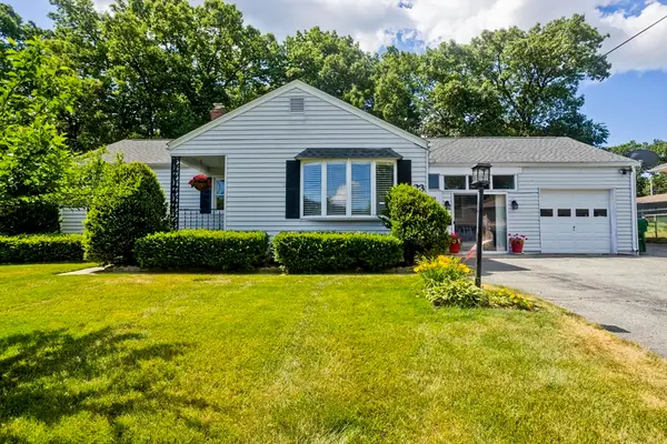 23 Mountainview St, Chicopee, MA 01020