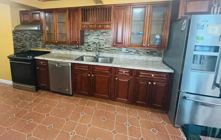 18 Emeline St, Randolph, MA 02368 - #3