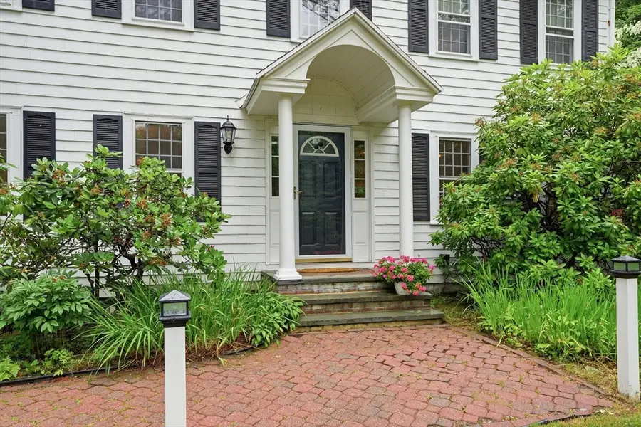 44 Old Meeting House Ln, Norwell, MA 02061 - #3