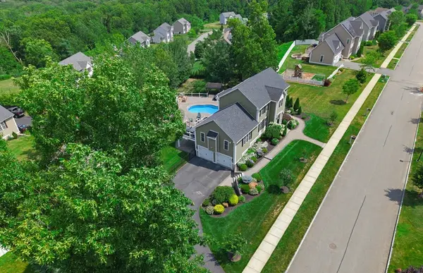 5 Autumn Gate Cir, Millbury, MA 01527
