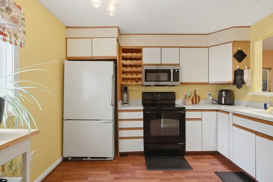 330 Sunderland Rd #7, Worcester, MA 01604 - #3