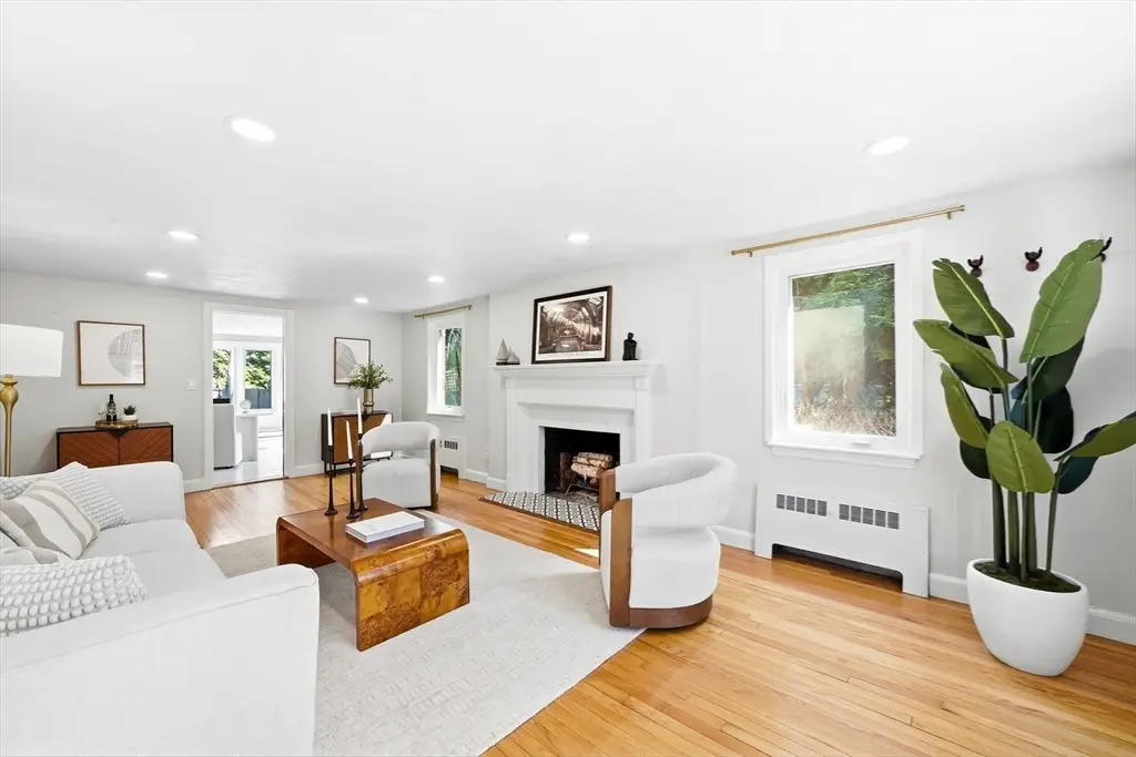 17 Woodhaven Rd, Newton, MA 02468 - #1