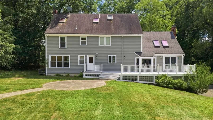 4 Juniper Ln, Topsfield, MA 01983 - #2