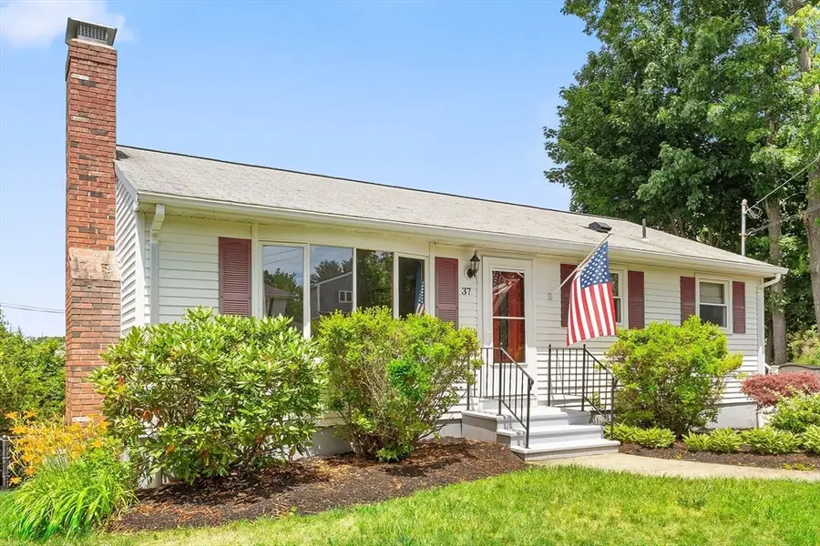 37 Angelo St, Worcester, MA 01604 - #2