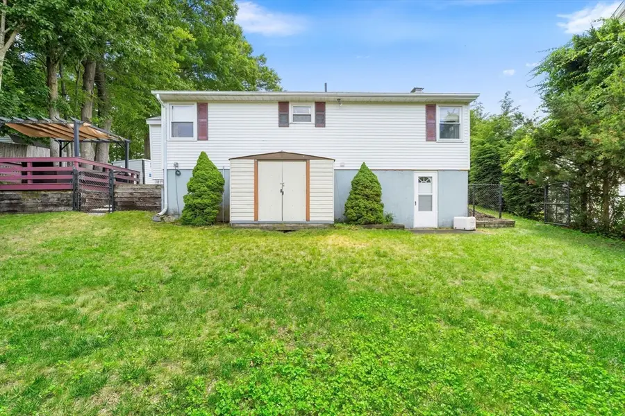37 Angelo St, Worcester, MA 01604 - #3