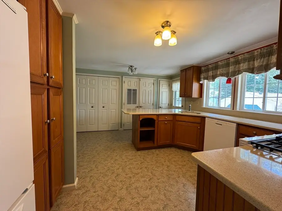 4 Trailwood Drive, Bridgewater, MA 02324 - #3