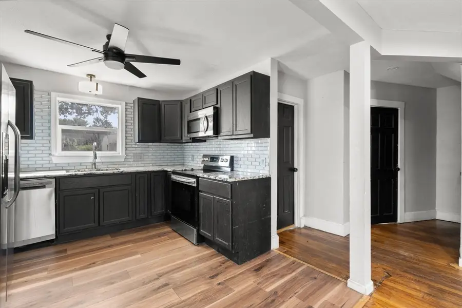 35 Merrimac Ave, Springfield, MA 01104 - #3