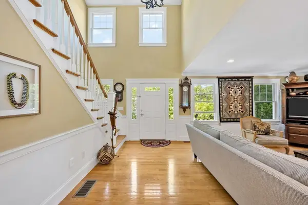 146 James Cir, Mashpee, MA 02649