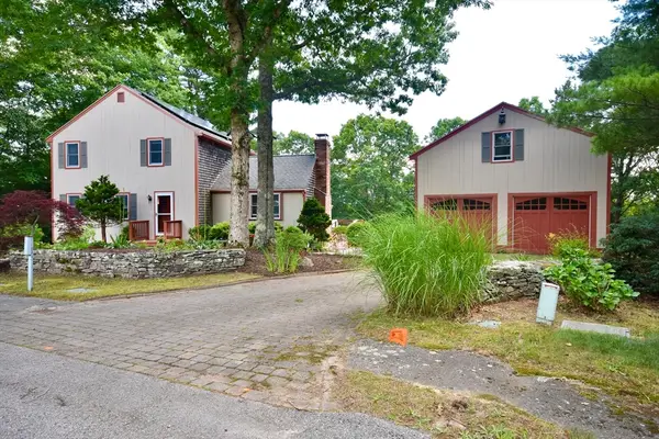 5 Windy Hill Dr, Plymouth, MA 02360