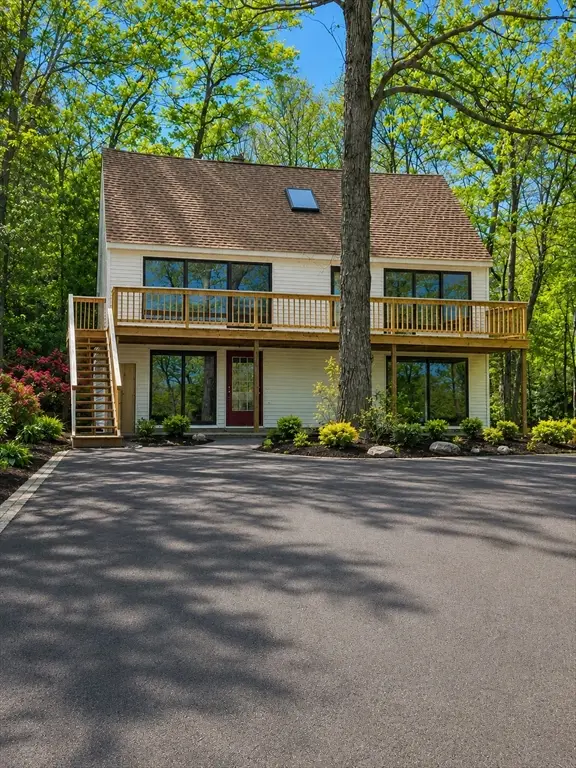 650 Oxford St S, Auburn, MA 01501