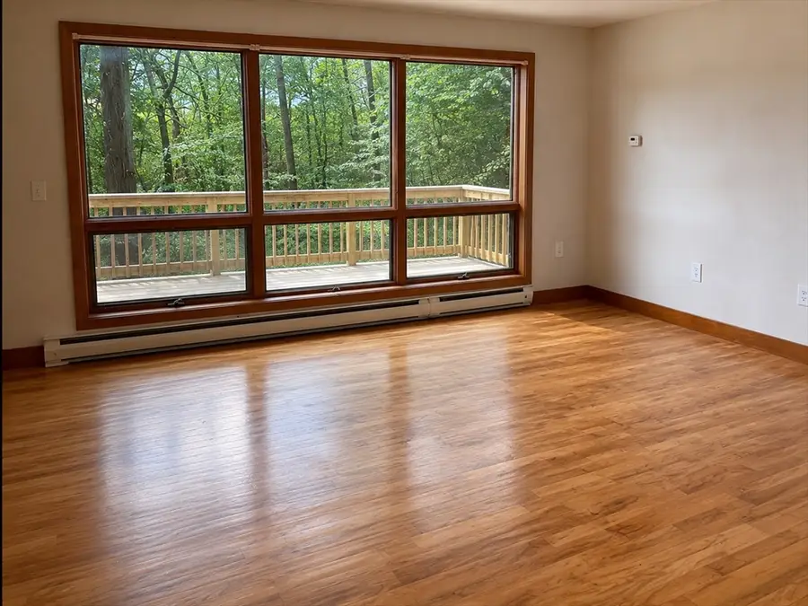 650 Oxford St S, Auburn, MA 01501 - #3