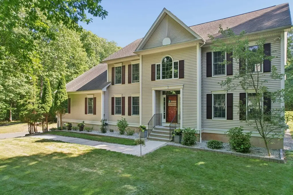 203 Maple St, Douglas, MA 01516 - #1