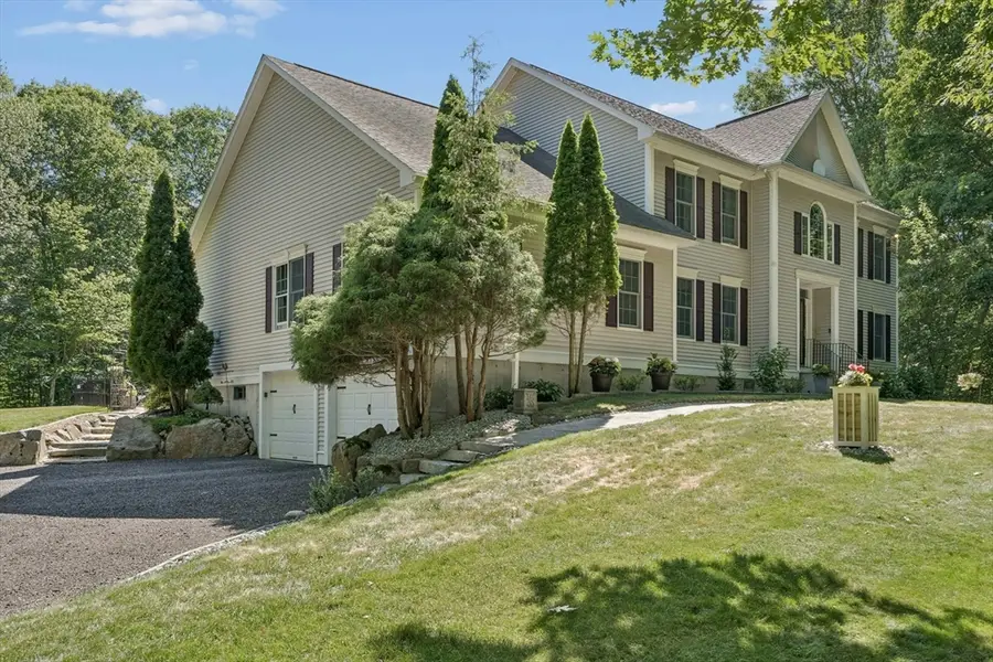 203 Maple St, Douglas, MA 01516 - #3