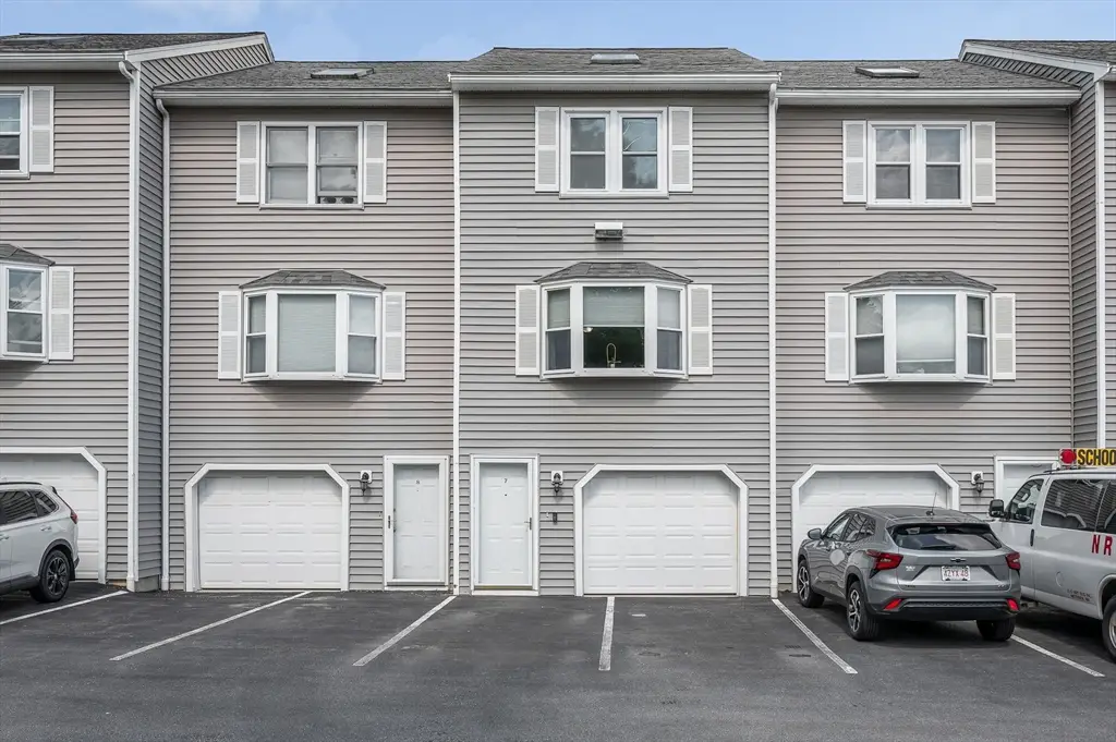 95 Tennis Plaza Rd #7, Dracut, MA 01826 - #1