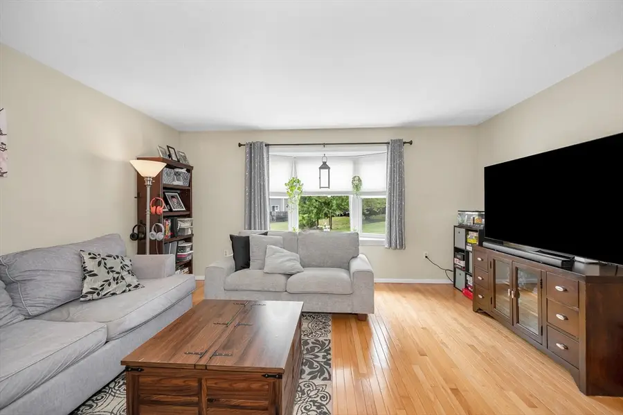 95 Tennis Plaza Rd #7, Dracut, MA 01826 - #3