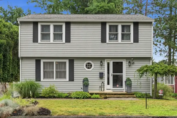 1 Johns Rd, Marblehead, MA 01945