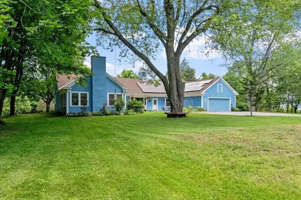 27 Oak Ave, Lunenburg, MA 01462
