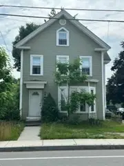471 High St, Clinton, MA 01510