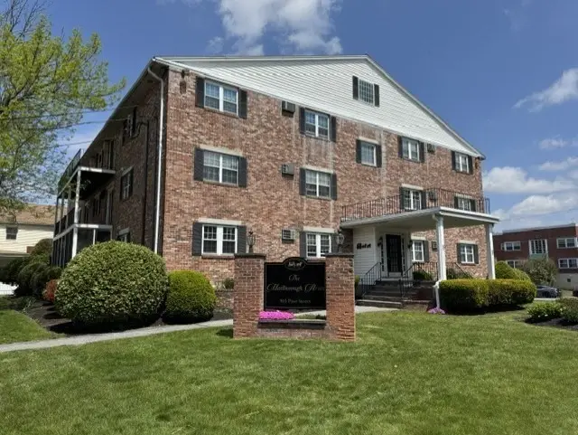 305 Pine St #12, Lowell, MA 01851 - #1