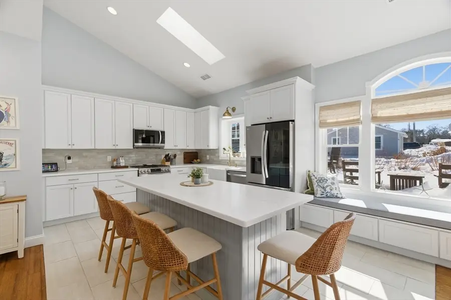 73 Congdon St, Narragansett, RI 02882 - #2