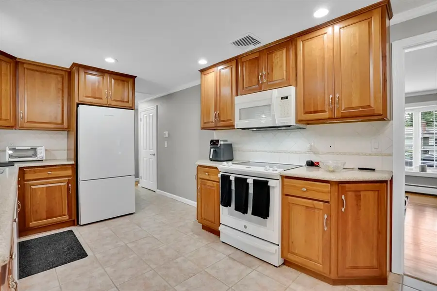 125 East Allen Ridge Road, Springfield, MA 01118 - #2