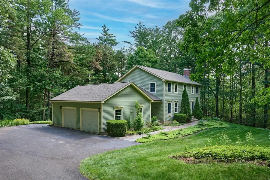 2 Eastwood Dr, Southampton, MA 01073 - #2